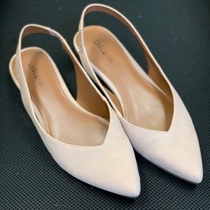 Indigo Brand Light Cream Colored Slingback Closed Toe Size 8